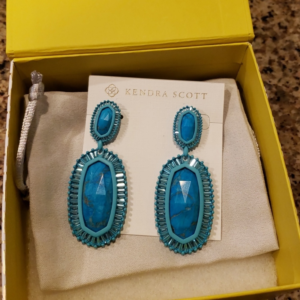 Kendra scott Kaki earrings